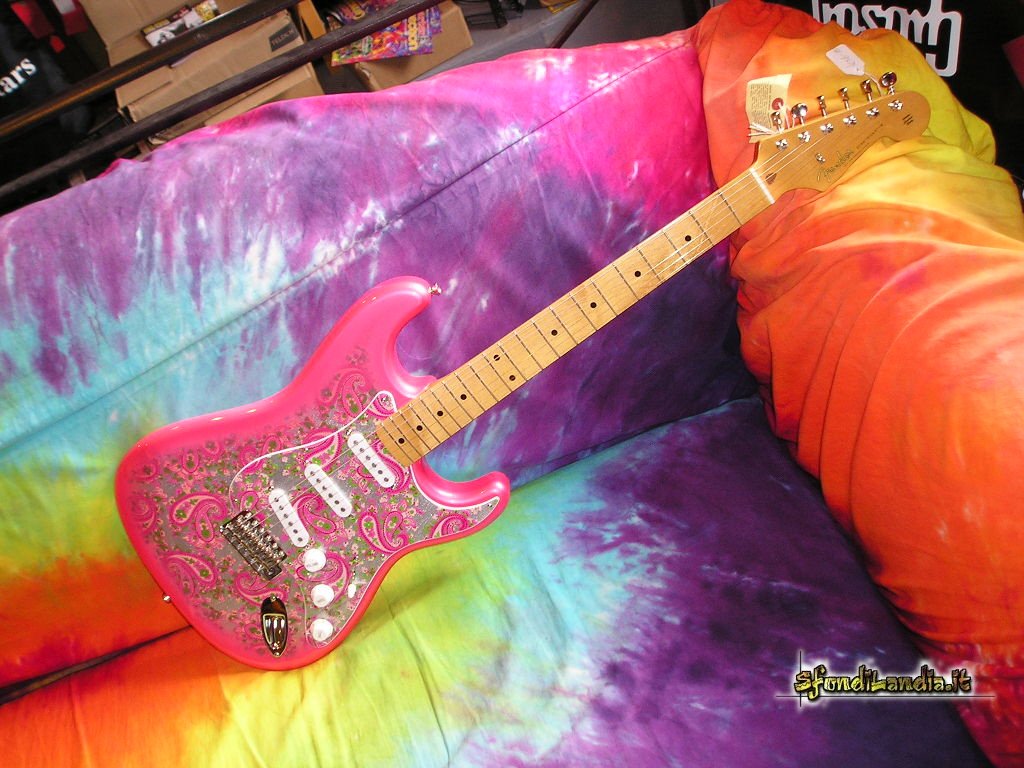 Fender Pink Paisley