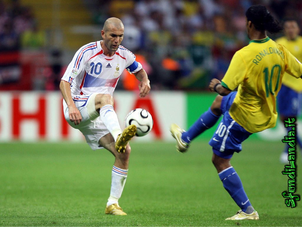 Zidane vs Ronaldinho