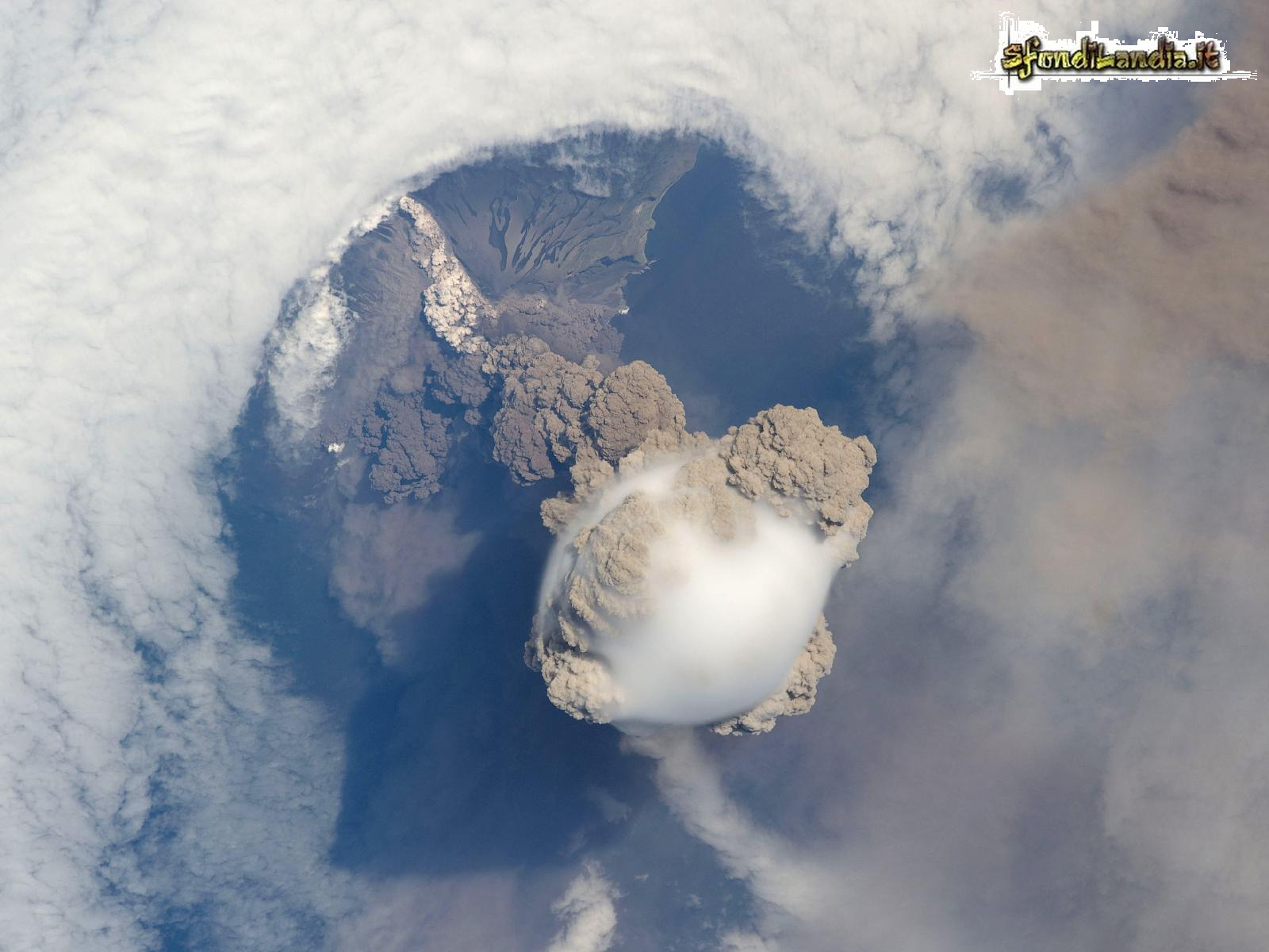 Sarychev Eruption