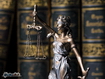 Sfondo: Lady Justice